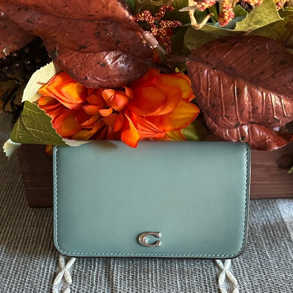 Coach essential Slim Card Holder - Picture 3 of 10